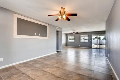 6957  W Sunnyslope Lane Peoria-large-006