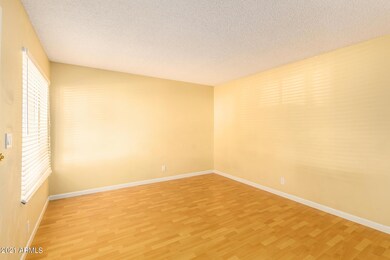 622 N Lesueur Cir, Mesa, AZ 85203 - photo 4