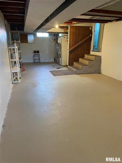 5105 Warren St, Davenport, IA 52806 - photo 4