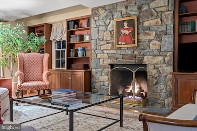 5813 Bent Twig Rd, McLean, VA 22101 - photo 3