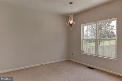 920 Lake Front Dr, Bowie, MD 20721 - photo 4