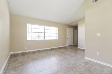 002-photo-living-room-7690165