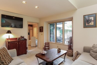 007-Living_Room-1912603-small