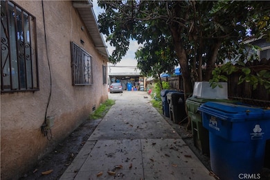 1419 E 111th St, Los Angeles, CA 90059 - photo 2