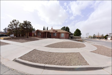 181 Lago de Oro Dr, El Paso, TX 79928 - photo 2