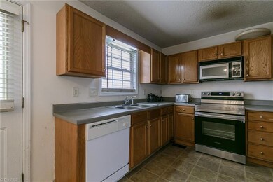 3151 Sundance Dr, Burlington, NC 27217 - photo 2