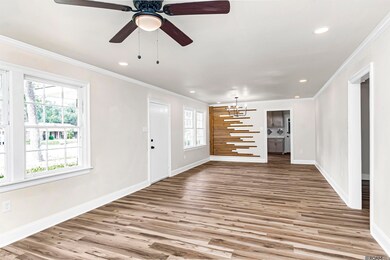 275 E Riveroaks Dr, Baton Rouge, LA 70815 - photo 4