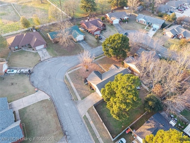 2500 Pine Ln, Barling, AR 72923 - photo 3