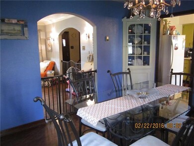 Large diningroom with crystal chandelier, built in