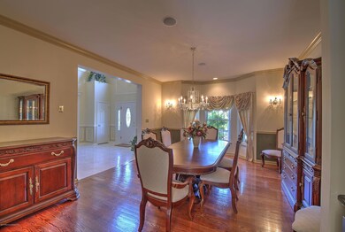 011_DINING ROOM