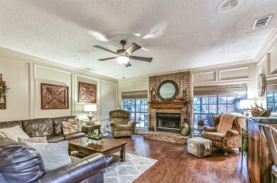 1402 Silverleaf Dr, Friendswood, TX 77546 - photo 5