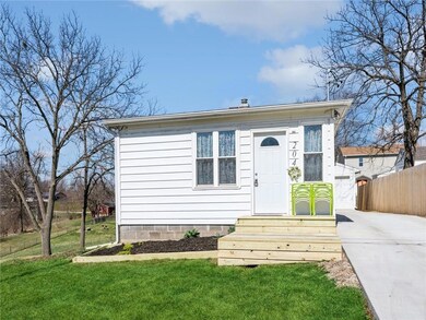 204 N 13th Ave W, Newton, IA 50208 - photo 2