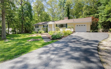 39 Blueberry Ln, North Scituate, RI 02857 - photo 3