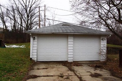 1315 Carlton Ave NE, Grand Rapids, MI 49505 - photo 3