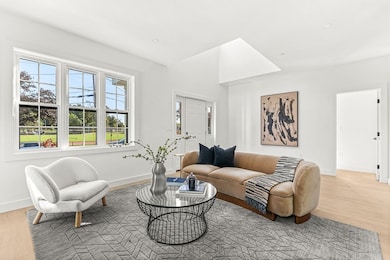 12 Sylvan St unit 4, Melrose, MA 02176 - photo 2