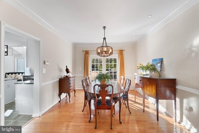 10816 Crippen Vale Ct, Reston, VA 20194 - photo 7