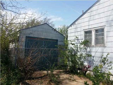 Detached Garage