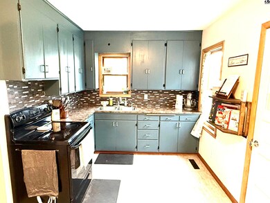 317 W Ruth St, Moundridge, KS 67107 - photo 7