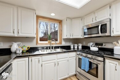 23-Kitchen 20200429-DW-5428