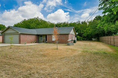 703 Shady Grove Ct, Granbury, TX 76049 - photo 2