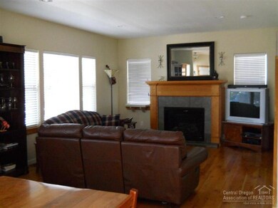 1591 NW Hemlock Ave, Redmond, OR 97756 - photo 6