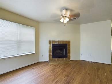 1221 April Bloom unit AB, College Station, TX 77840 - photo 3