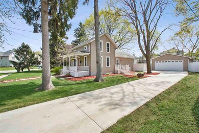 222 Washington St, Oregon, WI 53575 - photo 4