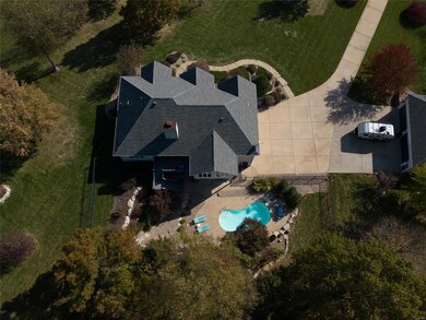 Outbuilding & inground pool