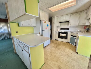 326 Hawthorne Blvd, Leesburg, FL 34748 - photo 5