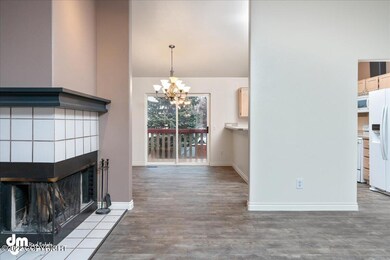 06-Living Room_MAX3874