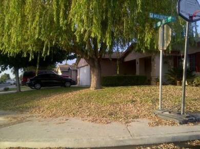1920 Fern Tree Close, Wasco, CA 93280 - photo 2