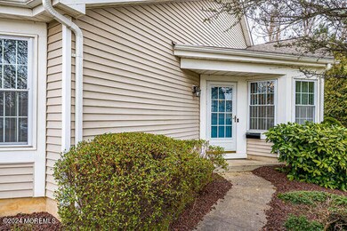 106 Aspen Ln Freehold NJ 07728-small-005