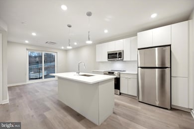 3449 Scotts Ln unit A305, Philadelphia, PA 19129 - photo 4