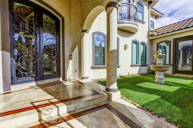 Spacious courtyard right at the entrance