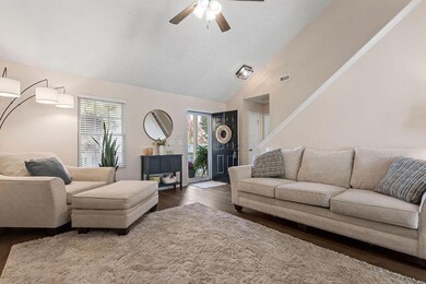 4743 Perlman greatroom 3