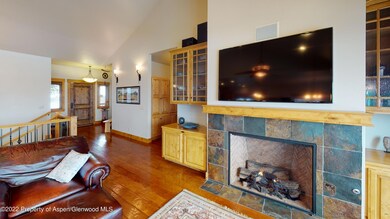 872-Clubhouse-Dr-Living-Room (1)