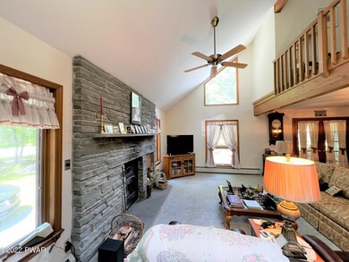 802 Kinglet Ct, Lords Valley, PA 18428 - photo 4