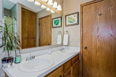 1142 Golfcrest Dr SW, Wyoming, MI 49509 - photo 6