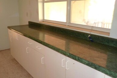 KITCHEN RIGHT