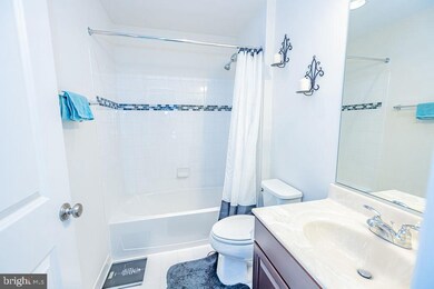 22541 Cambridgeport Square, Ashburn, VA 20148 - photo 2