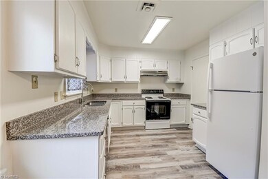 115 S Mendenhall St unit C, Greensboro, NC 27403 - photo 5