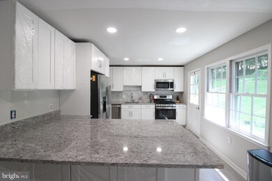 4918 Althea Dr, Annandale, VA 22003 - photo 2