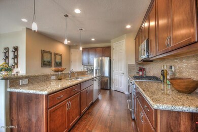 Kitchen/Island