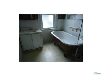 Full Bath. Upper bath