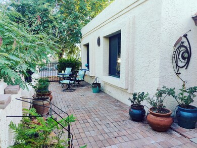 Front Sitting Area