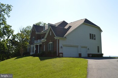 35357 Greyfriar Dr, Round Hill, VA 20141 - photo 2