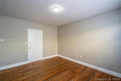 7510 Byron Ave unit 2, Miami Beach, FL 33141 - photo 5