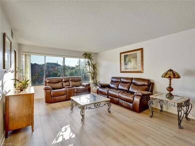 114 Cypress Way E unit D4, Naples, FL 34110 - photo 5