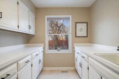 1128 Kinsie Ct, Naperville, IL 60540 - photo 7