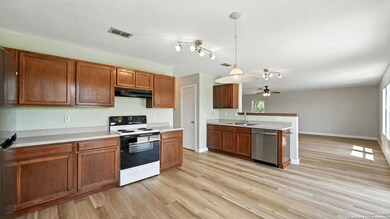 209 Hinge Loop, Cibolo, TX 78108 - photo 4